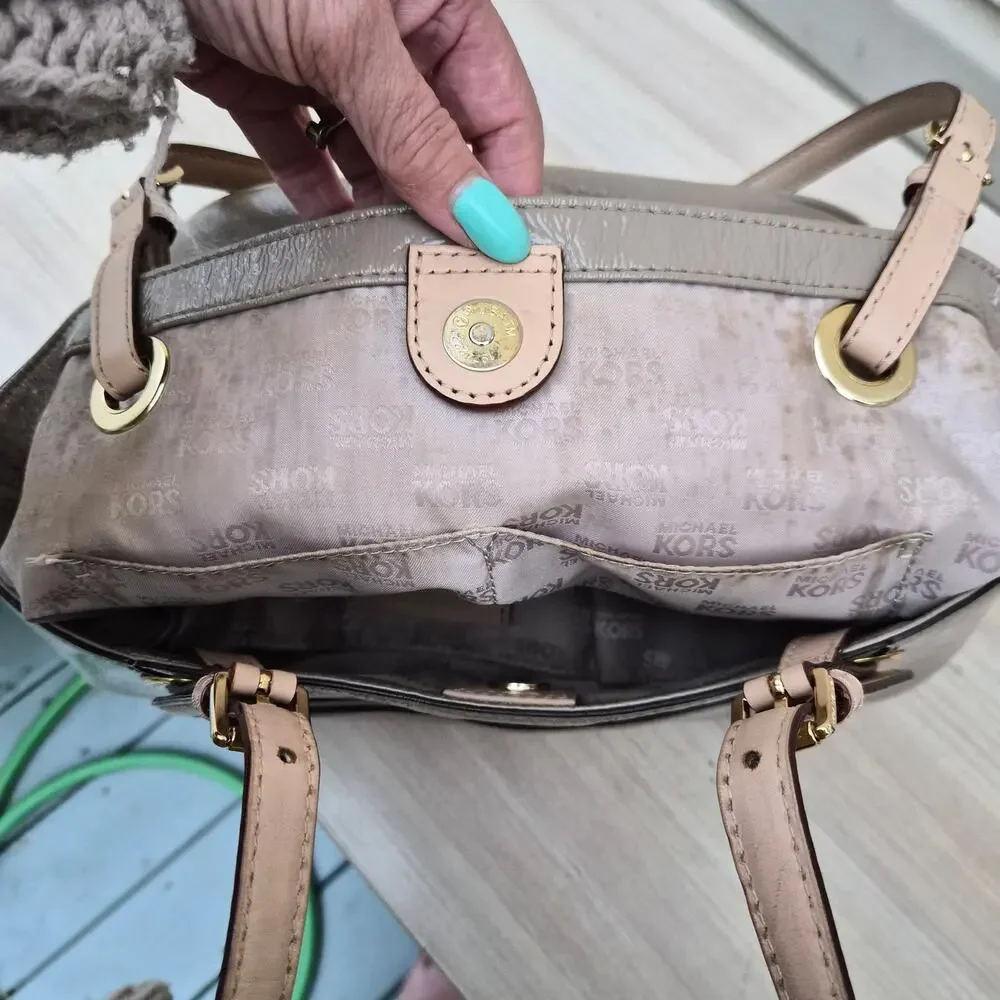 Michael Kors Voyager EW‎ Tote Leather Shoulder Bag